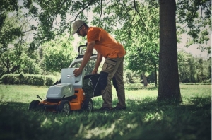 STIHL LAWN MOWERS