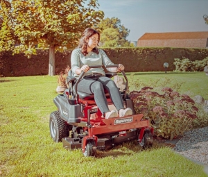 SNAPPER Zero Turn Mowers