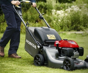 HONDA Lawn Mowers and Grass Cutters
